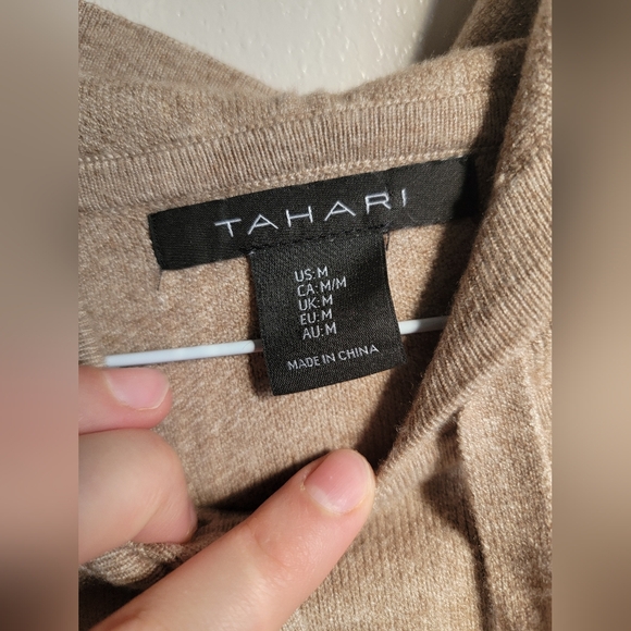 Tahari super soft hoodie Sz. M - Picture 3 of 9